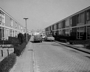 19301 Gezicht in de Bazuinhof te Utrecht uit het westen.